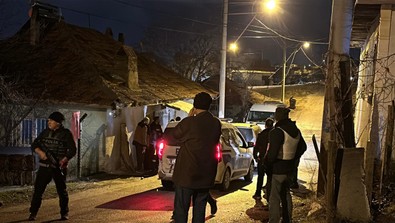 Sokak ortasında dehşet! Eşini ve kayınbiraderini pompalı tüfekle vurdu - Resim : 2