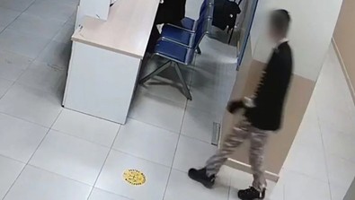 Askeri kamuflajla liseye girip idarecisini boğazından bıçaklamıştı: 16 yaşındaki öğrencinin ifadesinde tüyler ürperten detaylar ortaya çıktı - Resim : 1
