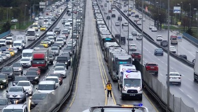 İstanbul Avcılar'da metrobüs kazası: Çok sayıda yaralı var - Resim : 2