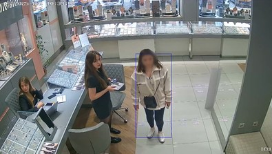 Altında büyük tuzak! 22 ayar tuzağı ile kuyumcuyu yaktı! Gerçek bambaşka çıktı - Resim : 1