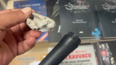 Yok artık bu kadarı olmaz! İnternetten aldığı mikrofonun içinden çıktı! - Resim : 2