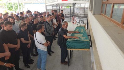 İlk babası görmüştü! Balta ile öldürülen genç toprağa verildi - Resim : 2