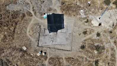 Elazığ'da tarlasını süren çiftçinin traktörünün pulluğuna takılan şey herkesi hayretler içerisinde bıraktı. Traktörden inip bakınca gözleri fal taşı gibi açıldı - Resim : 2