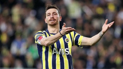 Fenerbahçe'de o futbolcu 9 maç ceza alabilir. İsmail Kartal uzun süre kullanamayabilir - Resim : 1