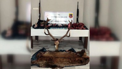 Mide bulandıran olay! Avlayıp etinden kilolarca sucuk yaptılar! - Resim : 1