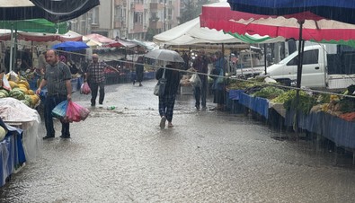 Tekirdağ'da etkili olan sağanak hayatı olumsuz etkiledi! - Resim : 1