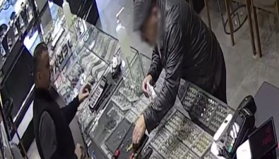 Sahte altın satarak kuyumcuları dolandıran 2 kişi yakalandı - Resim : 1