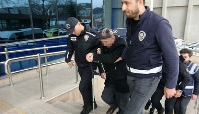 Fotoğrafın çekildiği yer Türkiye! Fuhuş operasyonunda yakalanan kişiyi görenler gördüklerine inanamadı - Resim : 2