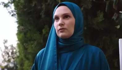 Farah Zeynep Abdullah oryantal şov yaptı! Giydiği kıyafet ile sosyal medyayı salladı - Resim : 1