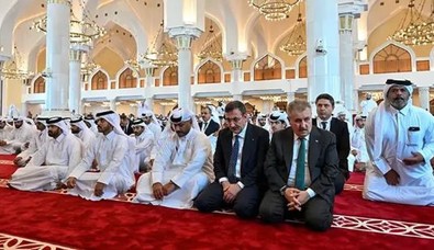 Haniye'nin cenaze töreninde binlerce kişi vardı! Türkiye'den üst düzey katılım! Haniye toprağa verildi! - Resim : 1