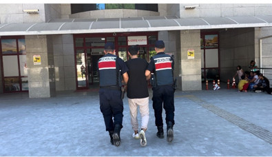 Arkadaşının evinde yakalandı! 24 yıl kesinleşmiş hapis cezası vardı! - Resim : 1