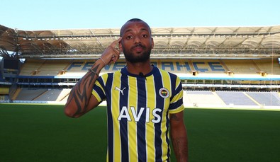 Taraftar küplere binecek… Fenerbahçeli yıldızdan olay hamle: Takımdan ayrılmak için o kulüple temasa geçti! - Resim : 1