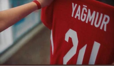 Milli Takım'ın futbol elçisi Yağmur Tanrısevsin oldu! TFF’den teşekkür mesajı geldi - Resim : 2
