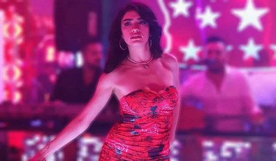 İnci Taneleri dizinin Dilber’i Hazar Ergüçlü’den çarpıcı itiraf! “Oyunculukta bedeller ödedim” - Resim : 2