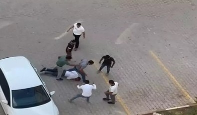 Şanlıurfa'da baba ve oğluna öldüresiye dayak kameraya yansıdı! - Resim : 1