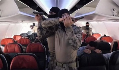İstanbul Havalimanı’nda nefes kesen tatbikat - Resim : 2