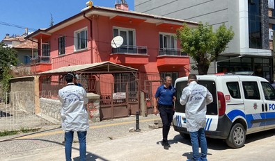 88 yaşındaki kadın evinde ölü bulundu! - Resim : 3