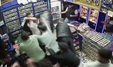 Sakarya'da dehşete düşüren görüntüler! Tekel bayiinde 2 kişiyi öldüresiye darbettiler! - Resim : 2