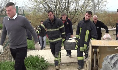 Denizli’de akıl almaz olay… Traktörüyle tarladan dönen çiftçinin başına öyle bir şey geldi ki… Sonu çok feci - Resim : 1