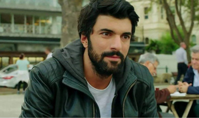 Ünlü oyuncu Engin Akyürek'i kahreden haber! Gelen haberle birlikte yıkıldı! Henüz 32 yaşındaydı - Resim : 1