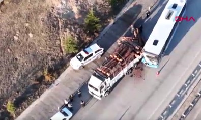 Burdur'da kaza! Halk otobüsü, polis aracı ve kamyona çarptı; 1 polis ile 5 öğrenci yaralandı - Resim : 1