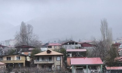 Meteorolojinin uyardığı yağışlı hava Adana'nın yüksek kesimlerinde etkili oldu. Otoyolda görüş mesafesi 10 metreye kadar düştü - Resim : 1