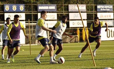 Fenerbahçe’ye 15 milyon euroluk müjde! İsmail Kartal’ın eli rahatlayacak! Yıldız isim geri döndü - Resim : 2
