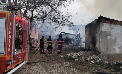 Cayır cayır yanan ev yürekleri ağza getirdi - Resim : 1