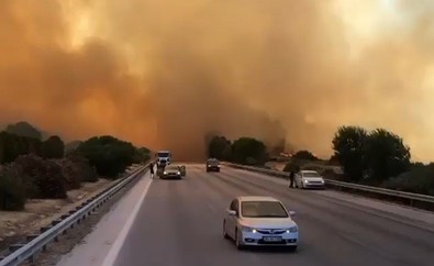 Çeşme'deki orman yangının nedeni belli oldu: 7 kişi gözaltına alındı! Alevler santralin etrafını sardı, otoyol trafiğe kapatıldı - Resim : 2