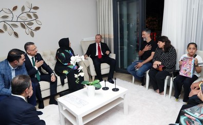 Küçük kızın mektubu Cumhurbaşkanı Erdoğan'ı duygulandırdı: Beni ağlatacak şeyler koymuşsun! - Resim : 2
