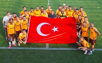 Galatasaray’da büyük sürpriz! Kimse bunu beklemiyordu: Yıldız futbolcu ayrılmak için izin istedi! - Resim : 1