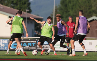 Beşiktaş’ta sakatlık şoku! Yeni transfer antrenmanı yarıda bıraktı - Resim : 1