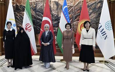 Emine Erdoğan’dan İsrail’e tepki: Çocukların üzerine füzeler, bombalar yağdırarak dünyamızı felakete sürüklüyor - Resim : 1