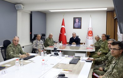 Bakan Akar duyurdu! 429 terörist etkisiz hale getirildi - Resim : 1