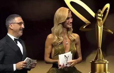 Pantene Altın Kelebek ödülleri sahiplerini buldu! Görkemli geceye ünlü isimler akın etti - Resim : 1