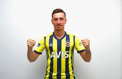 Fenerbahçe'de bu sezon sadece 13 maça çıkan Mert Hakan Yandaş: Maalesef Galatasaray maçında sahada olmayacağım - Resim : 1