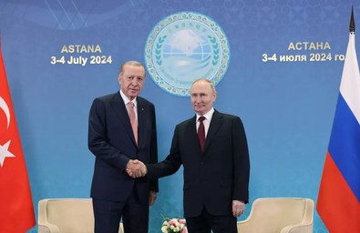 Astana'da kritik zirve: Cumhurbaşkanı Erdoğan Putin ile bir araya geldi - Resim : 1