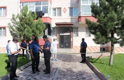 Kayseri’de çöp tartışması kanlı bitti! Baba ve oğul tabancayla vuruldu - Resim : 1