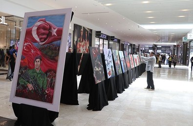 Adana'da "15 Temmuz Fotoğraf ve Resim Sergileri" açıldı - Resim : 1