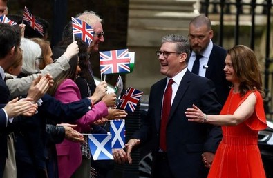 Başbakan Starmer Downing Street'te ilk konuşmasını yaptı: İngiltere'yi yeniden inşa edeceğiz - Resim : 1