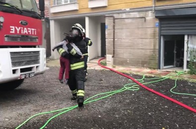 Tekirdağ Çorlu'da bir evde çıkan yangında 3 yaşındaki çocuk feci şekilde can verdi! - Resim : 2