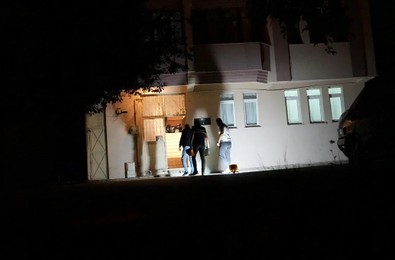 Komşu tartışmasında silahlar konuştu! 1'i ağır, yaralılar var! - Resim : 1