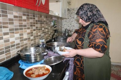 Türkiye'de ilk iftar Şemdinli'de açıldı - Resim : 1