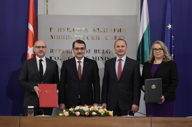 Türkiye ve Bulgaristan arasında imzalar atıldı! Anlaşma süresi 13 yıl olacak! Bulgar Bakan'dan 'tarihi bir belge' övgüsü - Resim : 1