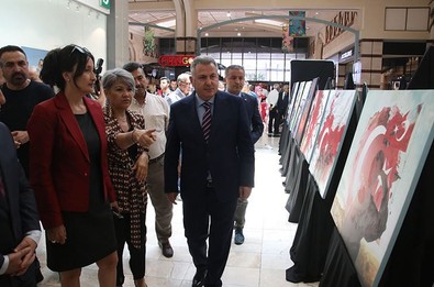 Adana'da "15 Temmuz Fotoğraf ve Resim Sergileri" açıldı - Resim : 2