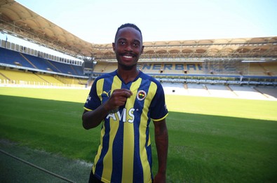 Fenerbahçe'de İsmail Kartal'dan takıma sihirli dokunuş! İç transfer çok ses getirecek! Taraftarın sevmediği ismi silip, onu kadroya yazacak - Resim : 2