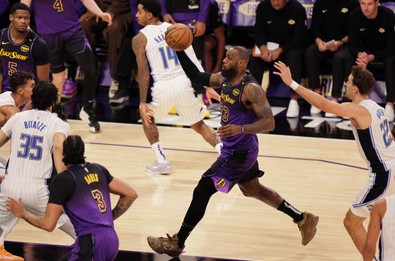 NBA’de nefes kesen son! Franz Wagner’den Lakers’ın serisini bitiren üçlük! - Resim : 1