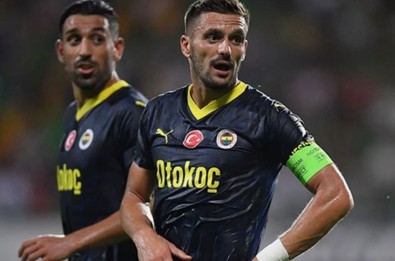 Fenerbahçe'de 100. maçına çıkacak yıldız oyuncuya büyük tepki! Yerine artık İrfan Can isteniyor - Resim : 1