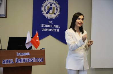Arel Üniversitesi'nin düzenlediği panelde öğrenciler, gazeteciler ile bir araya geldi! - Resim : 1