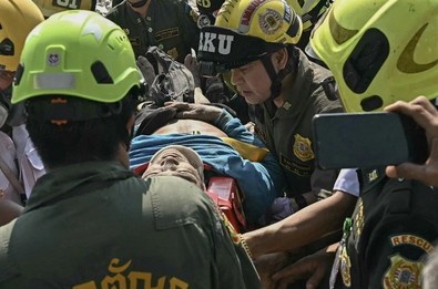 Myanmar’da 7.7 büyüklüğünde deprem! Gökdelenler yıkıldı, binalarda bulunan havuzlar taştı! Komşu ülkelerde de hissedildi - Resim : 1